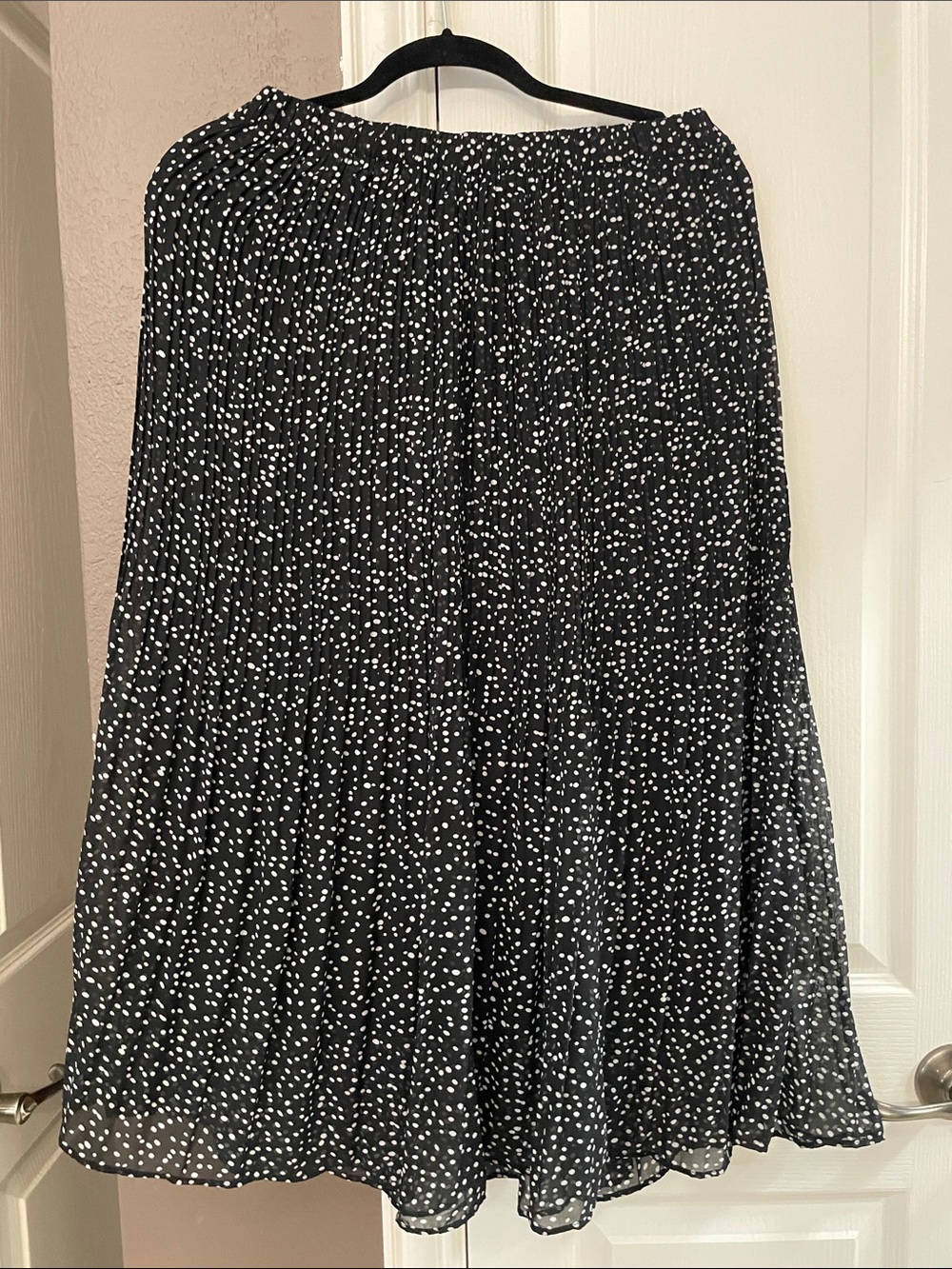 WD NY Black White Pleated Broom Skirt Sz M Medium Fully Lined